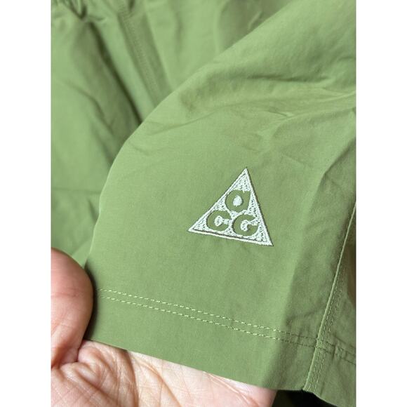 Nike ACG Women’s Oversized Shorts Green Size L - DH8350-378 - Picture 8 of 15